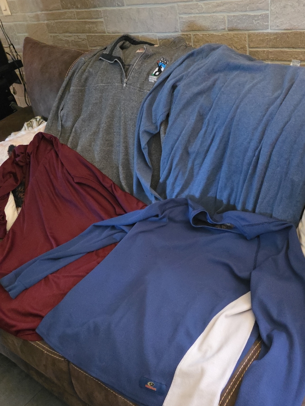 4 Assorted XXL Mens Shirts 1 Mossy Oak GC